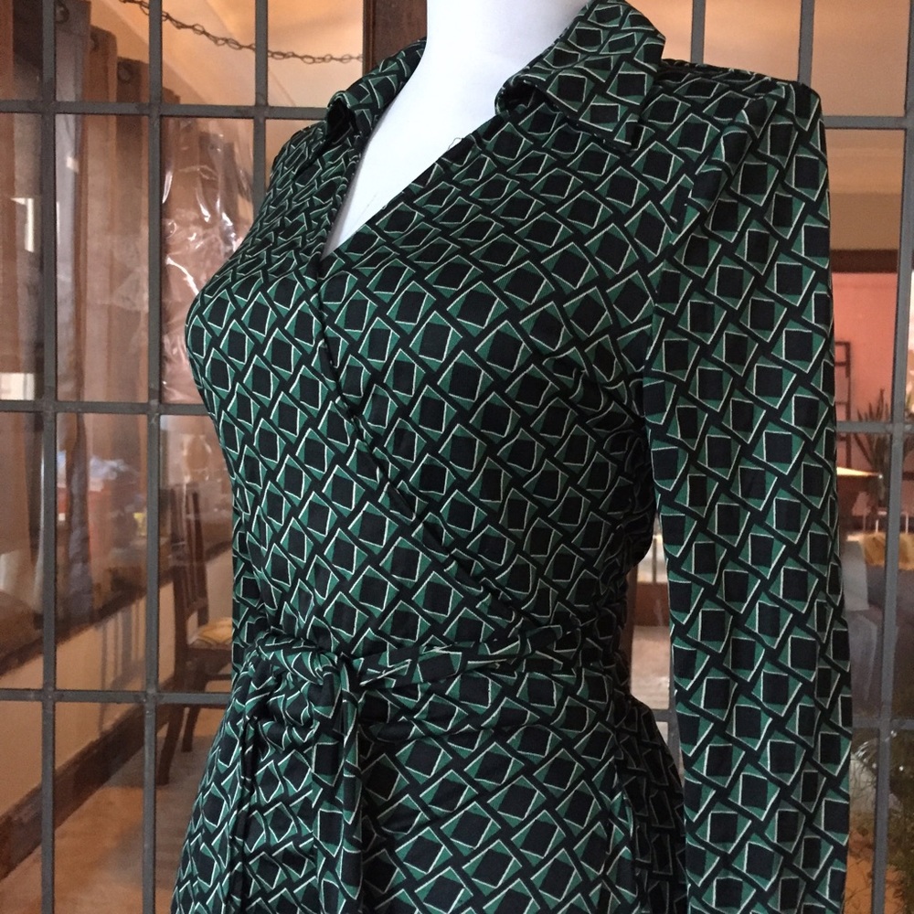 Diane vonFurstenburg Vintage Mod Print Wrap Dress